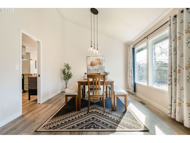 2775 Ne LINDEN Ave, Gresham, OR 97030