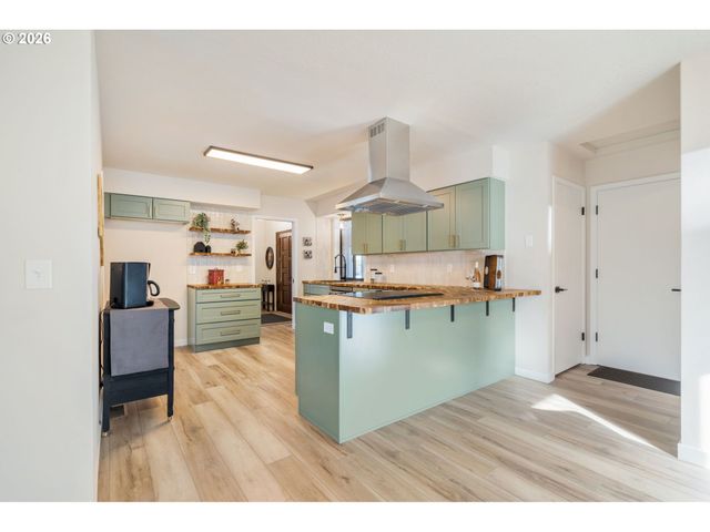 2775 Ne LINDEN Ave, Gresham, OR 97030