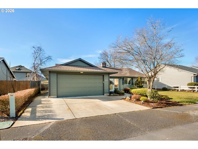 2775 Ne LINDEN Ave, Gresham, OR 97030