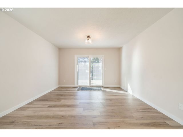 2775 Ne LINDEN Ave, Gresham, OR 97030