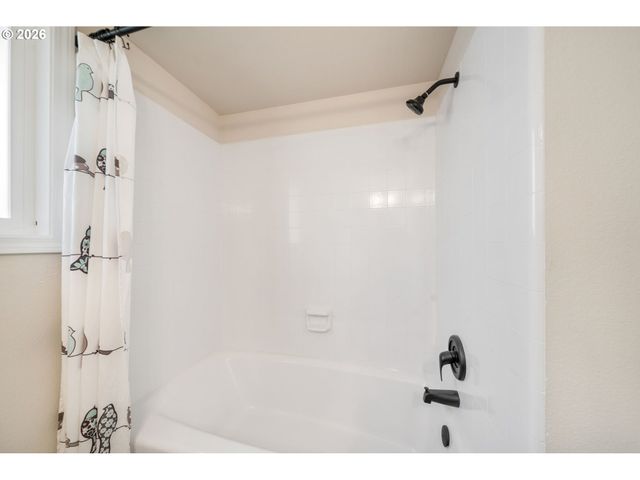 2775 Ne LINDEN Ave, Gresham, OR 97030