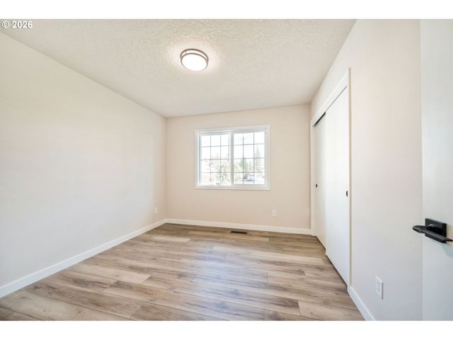 2775 Ne LINDEN Ave, Gresham, OR 97030