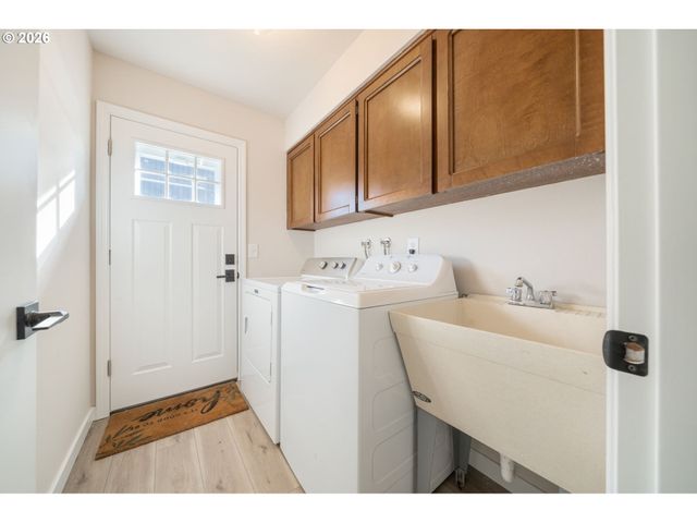 2775 Ne LINDEN Ave, Gresham, OR 97030