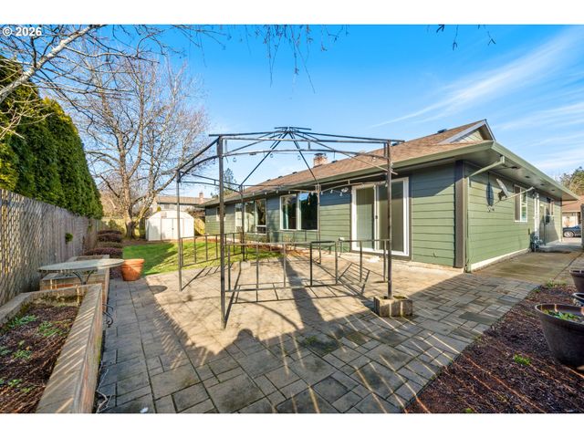 2775 Ne LINDEN Ave, Gresham, OR 97030