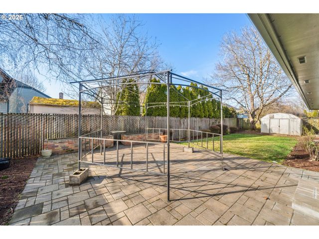 2775 Ne LINDEN Ave, Gresham, OR 97030