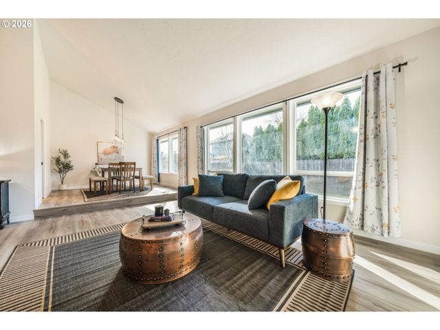 2775 Ne LINDEN Ave, Gresham, OR 97030