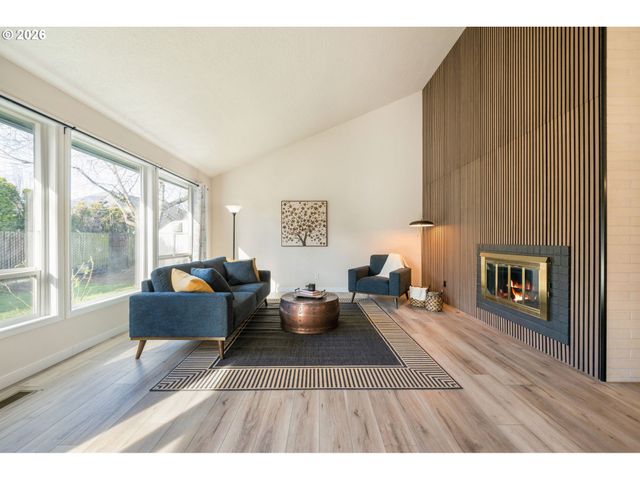 2775 Ne LINDEN Ave, Gresham, OR 97030