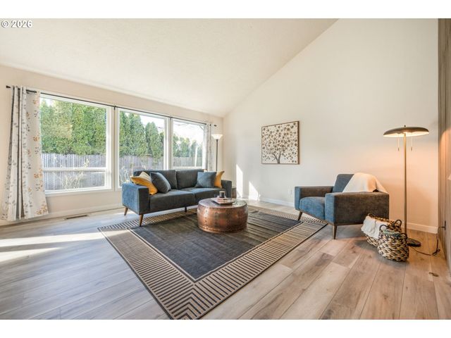 2775 Ne LINDEN Ave, Gresham, OR 97030