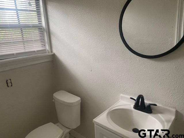 906 Old Noonday Rd, Tyler, TX 75701