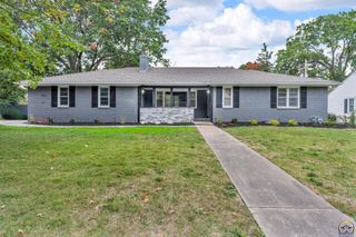 3636 SW Stratford RD, Topeka, KS 66604