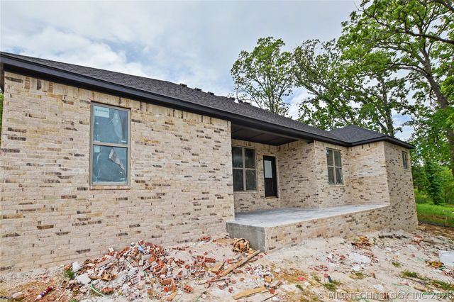 685 Woodlands Drive, Tahlequah, OK 74464