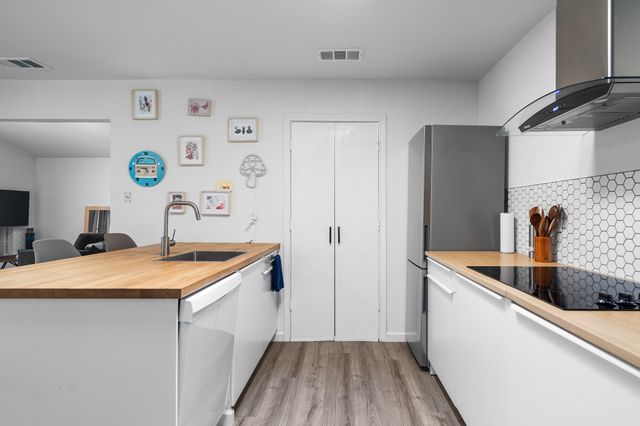 5106 Lakeridge Court, Garland, TX 75043