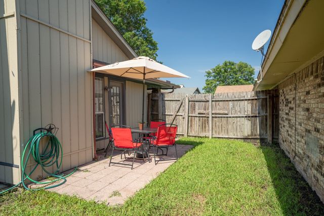 5106 Lakeridge Court, Garland, TX 75043