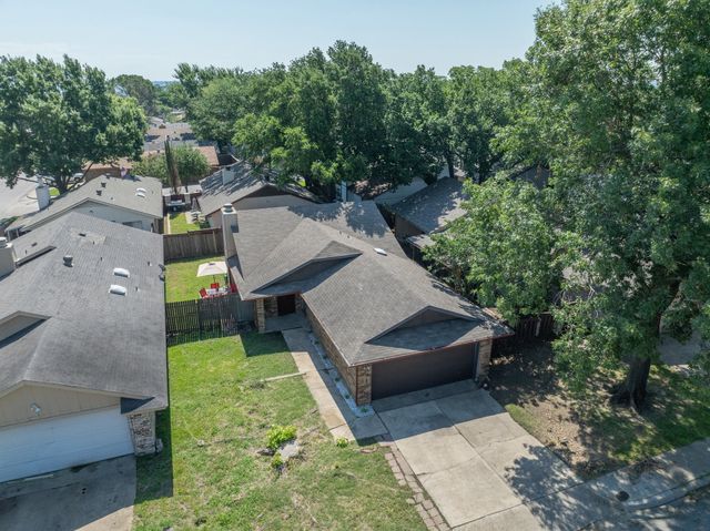 5106 Lakeridge Court, Garland, TX 75043