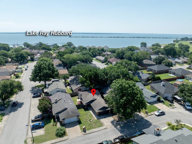 5106 Lakeridge Court, Garland, TX 75043