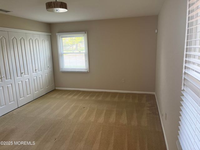 32 Idlewild Lane, Aberdeen, NJ 07747