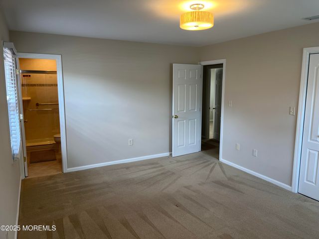 32 Idlewild Lane, Aberdeen, NJ 07747