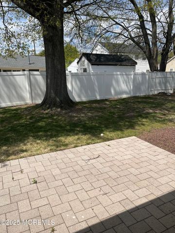 32 Idlewild Lane, Aberdeen, NJ 07747