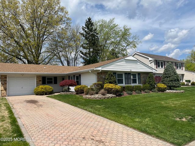 32 Idlewild Lane, Aberdeen, NJ 07747