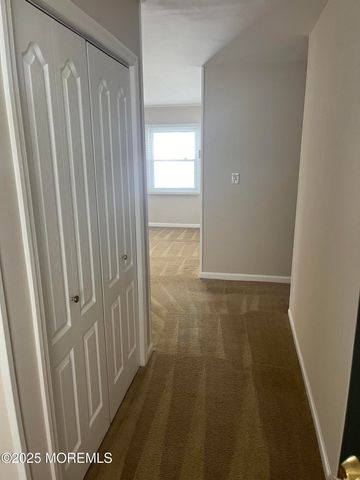 32 Idlewild Lane, Aberdeen, NJ 07747