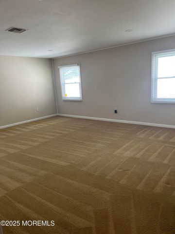 32 Idlewild Lane, Aberdeen, NJ 07747