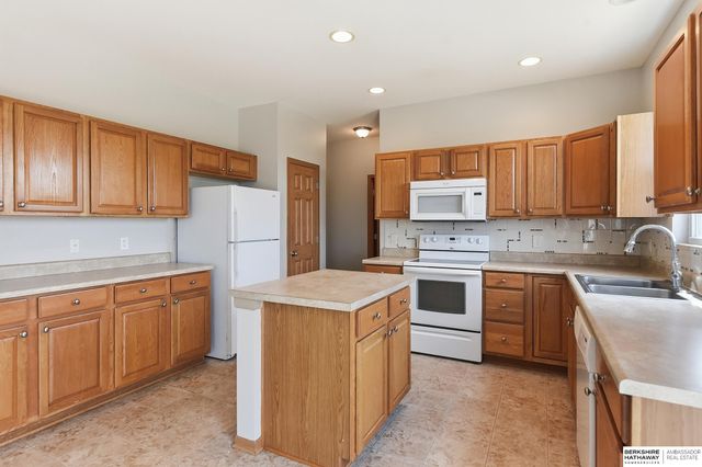 3922 S 191st Avenue, Omaha, NE 68130