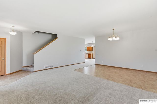 3922 S 191st Avenue, Omaha, NE 68130