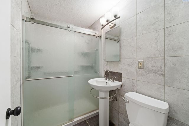 511 N Fisher, Kennewick, WA 99336