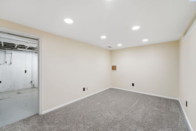 511 N Fisher, Kennewick, WA 99336