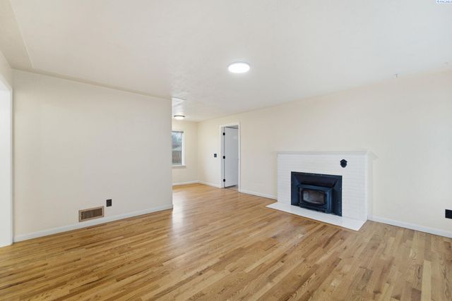 511 N Fisher, Kennewick, WA 99336