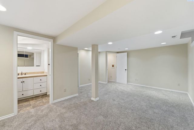 511 N Fisher, Kennewick, WA 99336