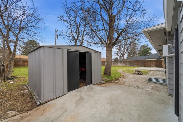 511 N Fisher, Kennewick, WA 99336