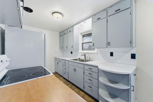 511 N Fisher, Kennewick, WA 99336