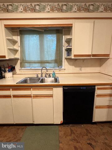 1302 GARRY AVE, Vineland, NJ 08361