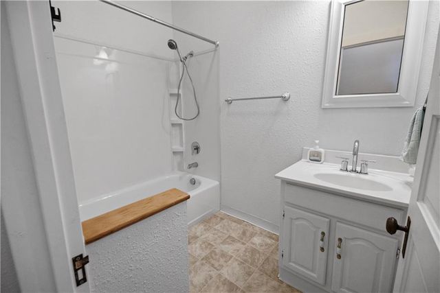 921 Clay Street, Chillicothe, MO 64601