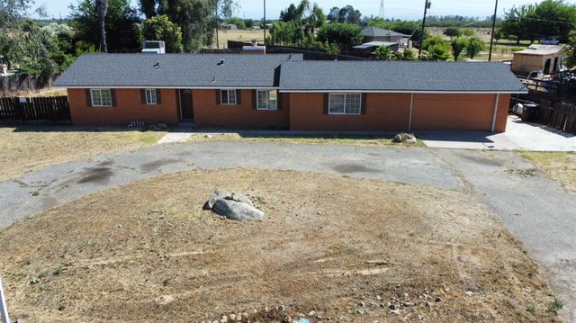26295 Dillon Way, Madera, CA 93638