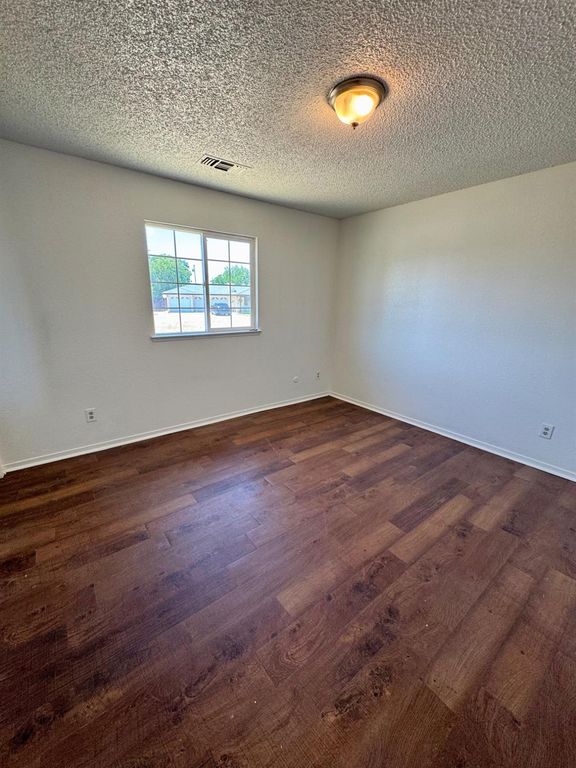 Image 10 of property listing at 26295 Dillon Way, Madera, CA 93638
