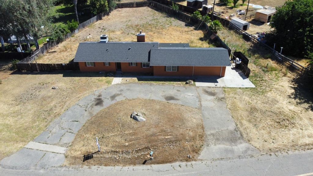 Image 14 of property listing at 26295 Dillon Way, Madera, CA 93638