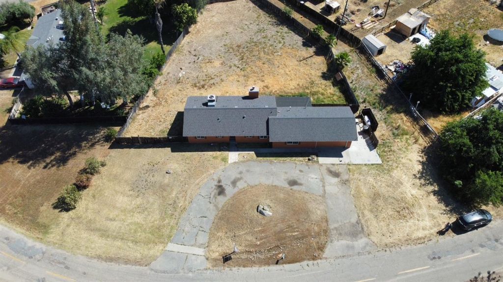 Image 15 of property listing at 26295 Dillon Way, Madera, CA 93638
