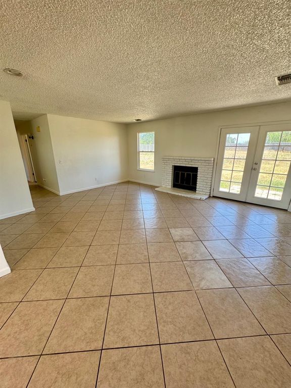 Image 3 of property listing at 26295 Dillon Way, Madera, CA 93638