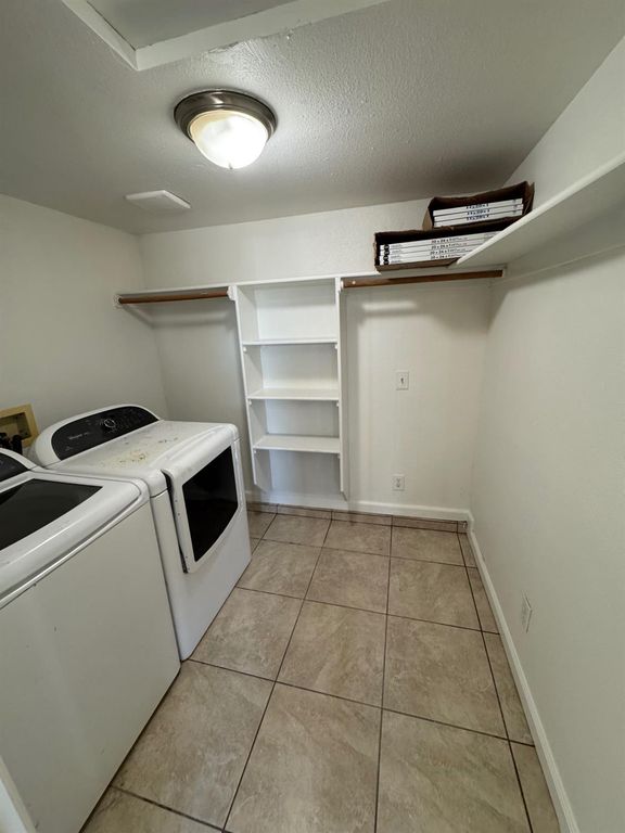 Image 7 of property listing at 26295 Dillon Way, Madera, CA 93638