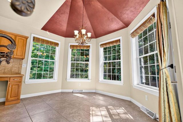 1568 KINGSWOOD DRIVE, Neenah, WI 54956