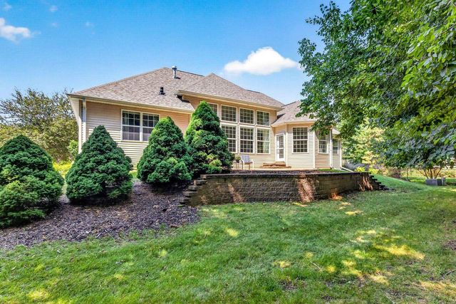 1568 KINGSWOOD DRIVE, Neenah, WI 54956