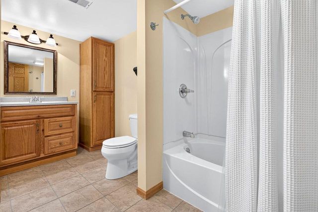 1568 KINGSWOOD DRIVE, Neenah, WI 54956
