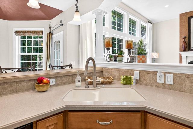 1568 KINGSWOOD DRIVE, Neenah, WI 54956