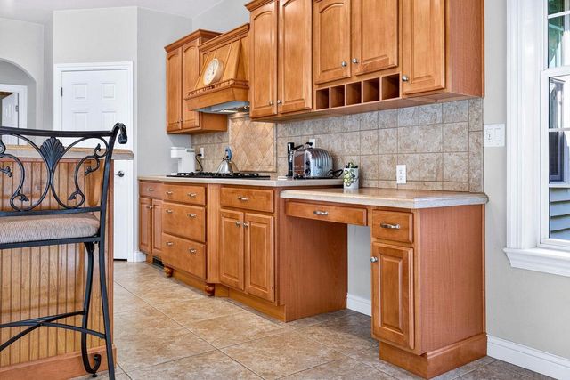 1568 KINGSWOOD DRIVE, Neenah, WI 54956