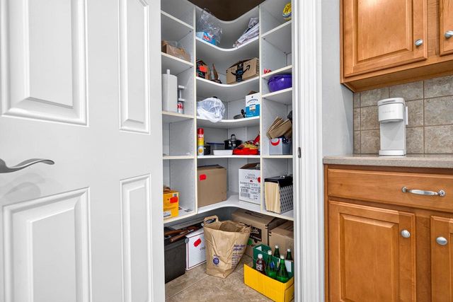 1568 KINGSWOOD DRIVE, Neenah, WI 54956