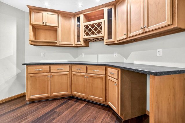 1568 KINGSWOOD DRIVE, Neenah, WI 54956