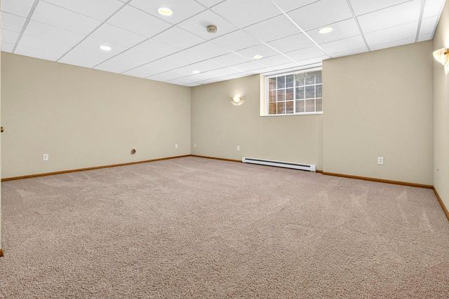 1568 KINGSWOOD DRIVE, Neenah, WI 54956