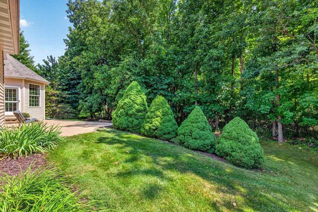 1568 KINGSWOOD DRIVE, Neenah, WI 54956